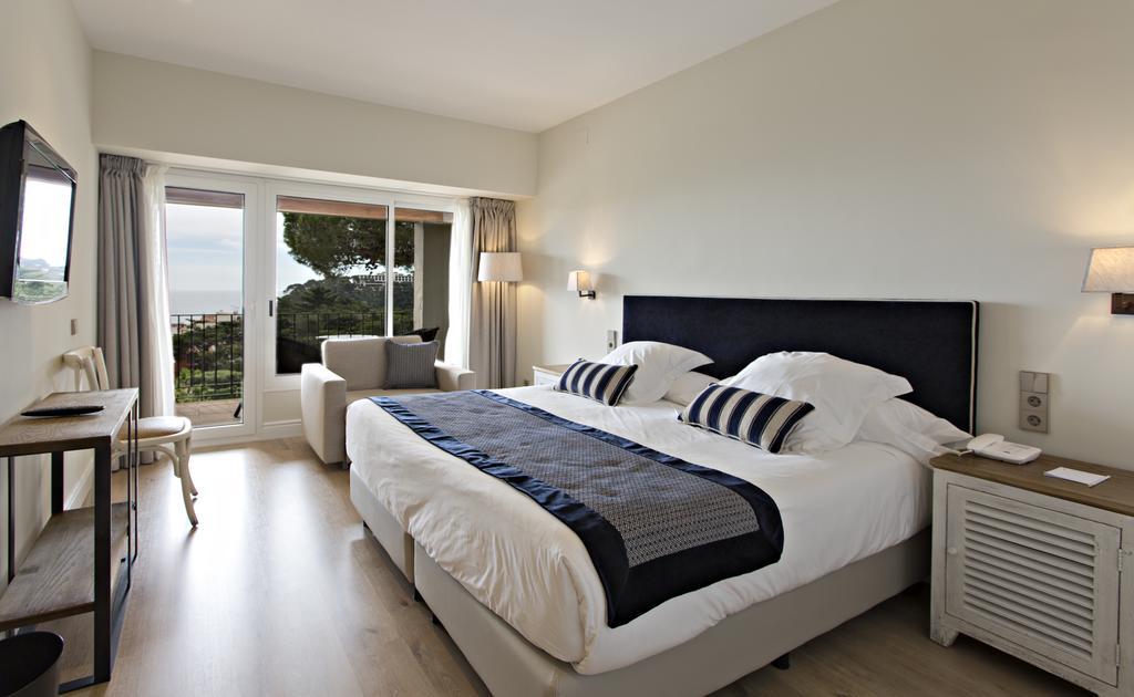 Hotel Aigua Blava Begur Oda fotoğraf